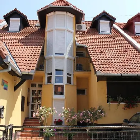 Abigel Vendeghaz 招待所 哈卡尼