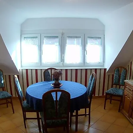 Abigel Vendeghaz Πανσιόν